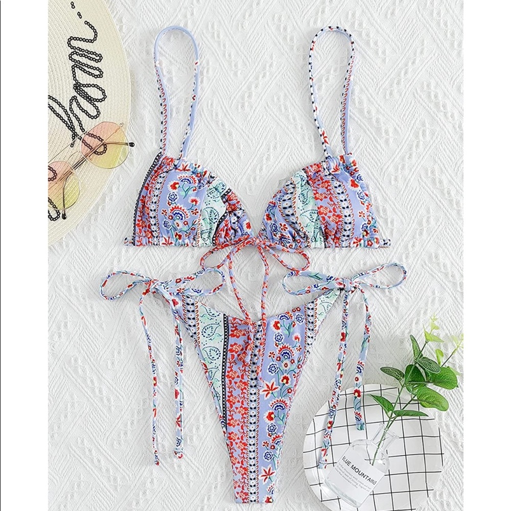 Floral Print Tie Side String Bikini